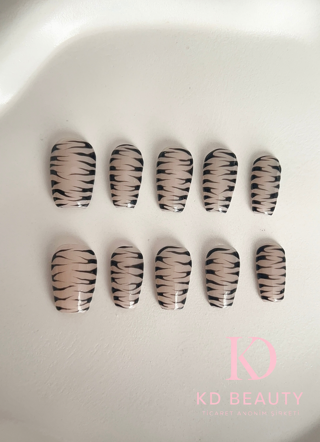Jel Takma Tırnak - Zebra Coffin Kısa 10'lu