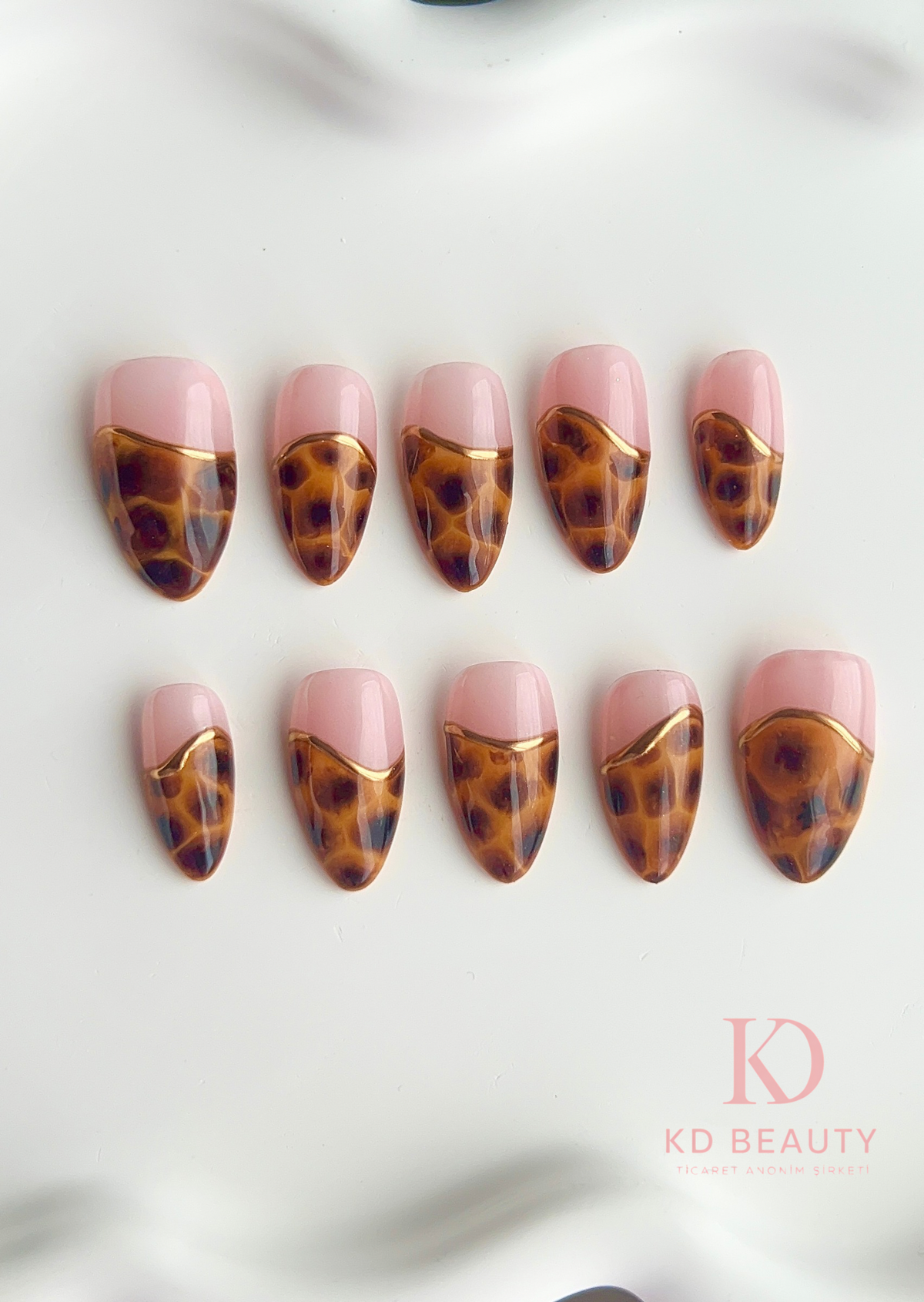 Jel Takma Tırnak - Tortoise Shell Gold Almond Orta 10'lu